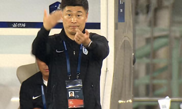 开云体育下载APP-崔康熙大部分嫡系助教都被鲁能送走,为何唐田却能留下冬训